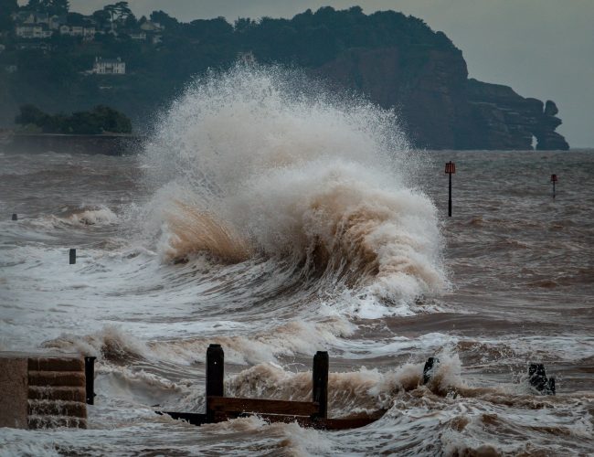 Hur skapas en tsunami?